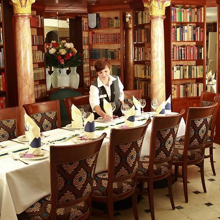 Hotel Vier Spitzen Lauenforde エクステリア 写真