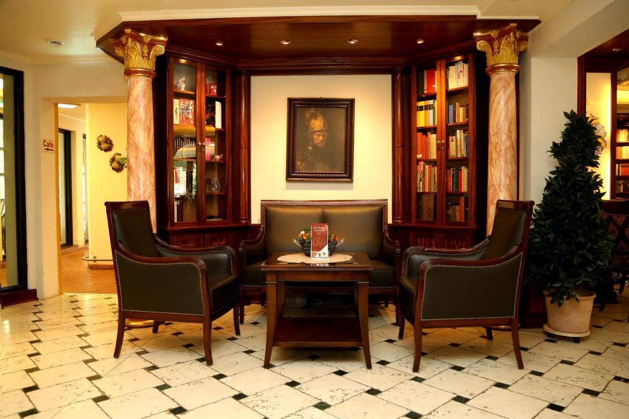 Hotel Vier Spitzen Lauenforde エクステリア 写真