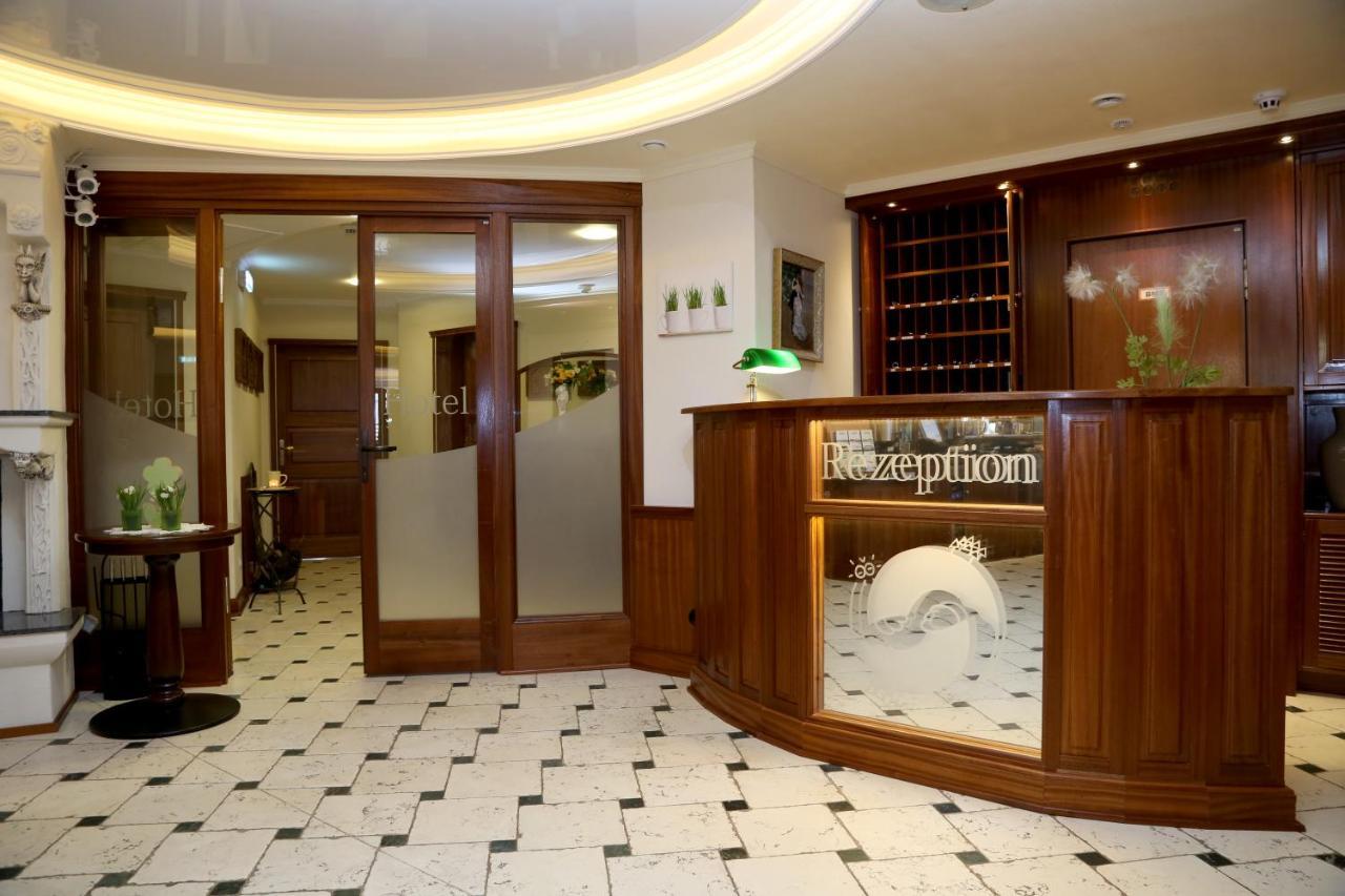Hotel Vier Spitzen Lauenforde エクステリア 写真