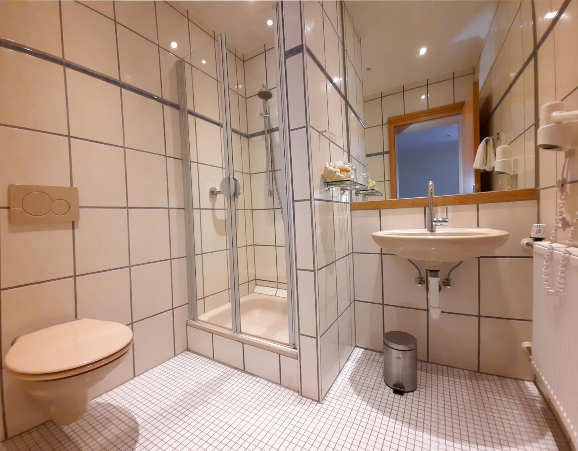 Hotel Vier Spitzen Lauenforde エクステリア 写真