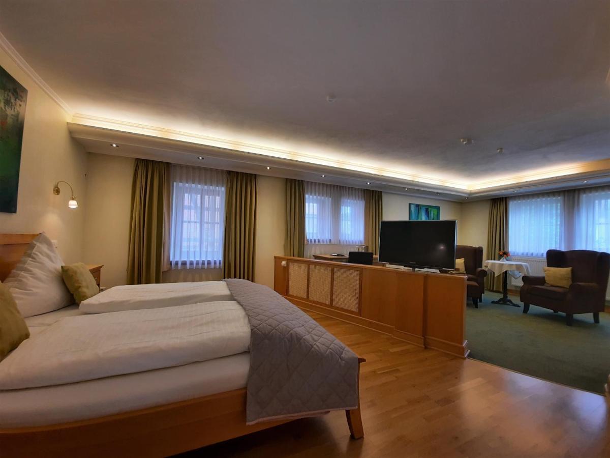 Hotel Vier Spitzen Lauenforde エクステリア 写真