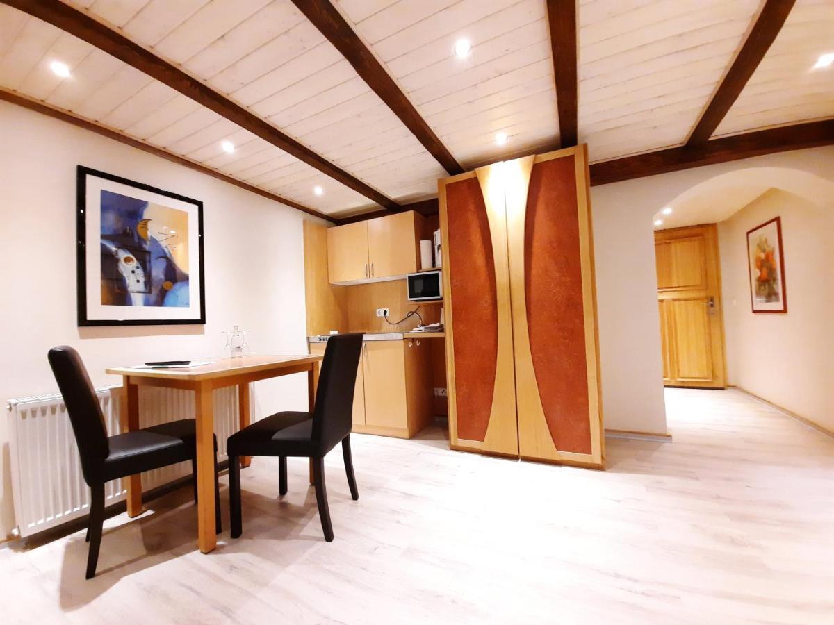 Hotel Vier Spitzen Lauenforde エクステリア 写真