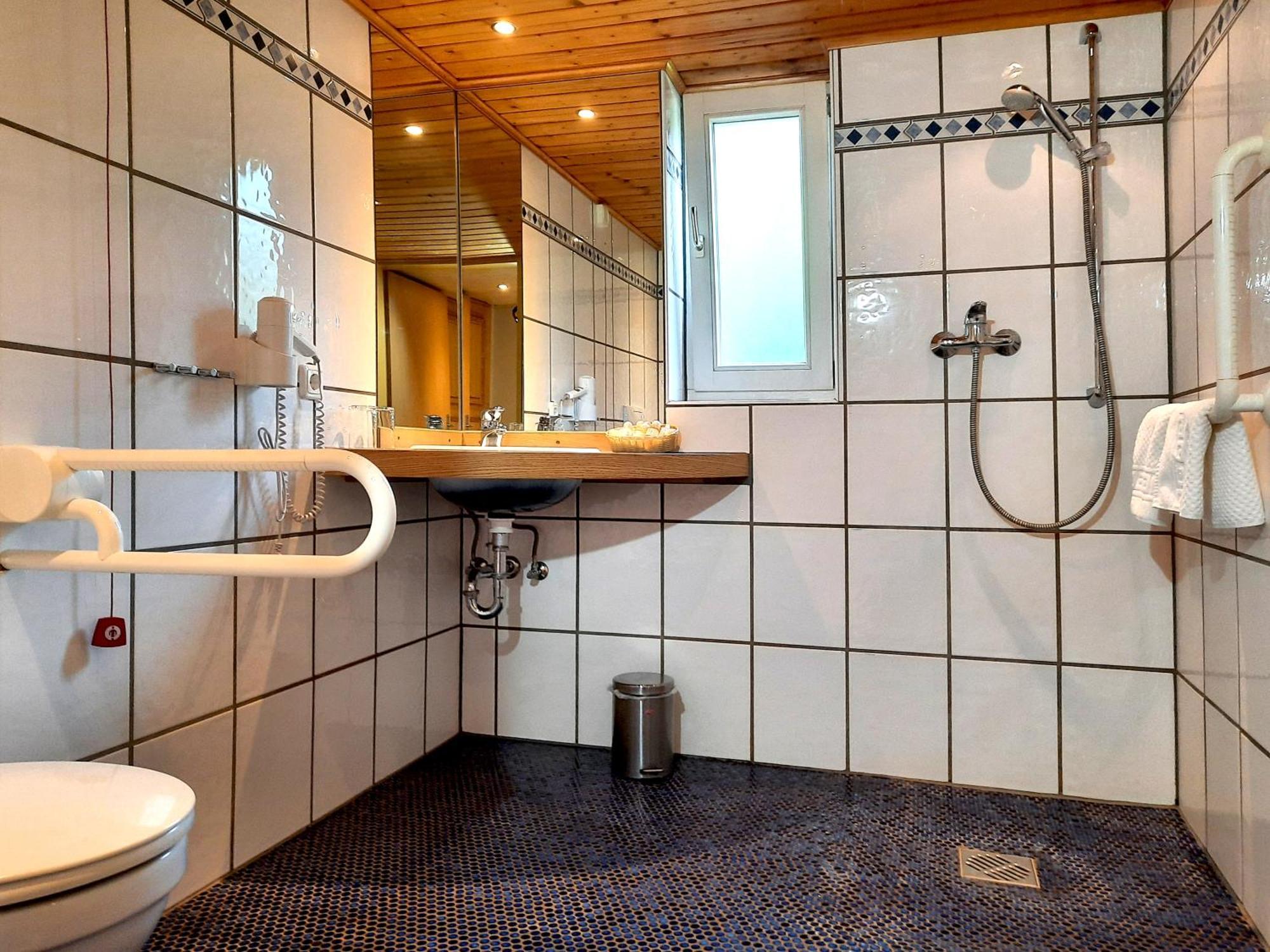 Hotel Vier Spitzen Lauenforde エクステリア 写真