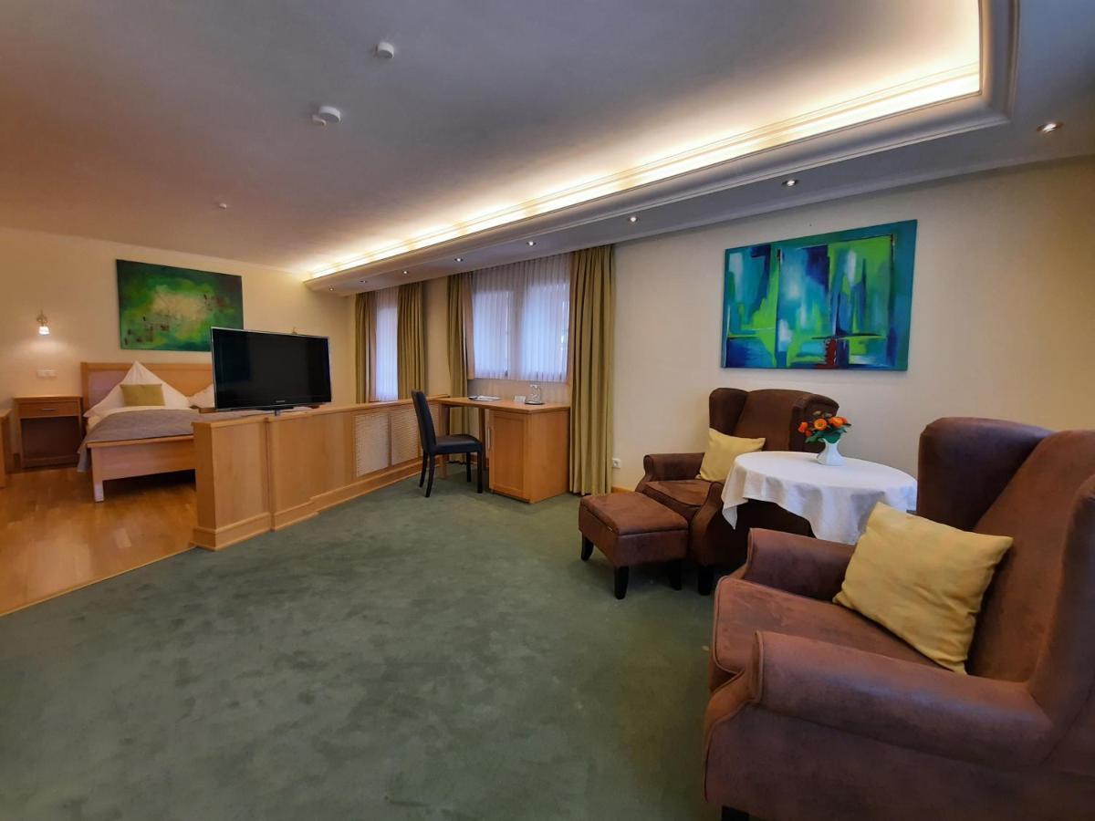 Hotel Vier Spitzen Lauenforde エクステリア 写真