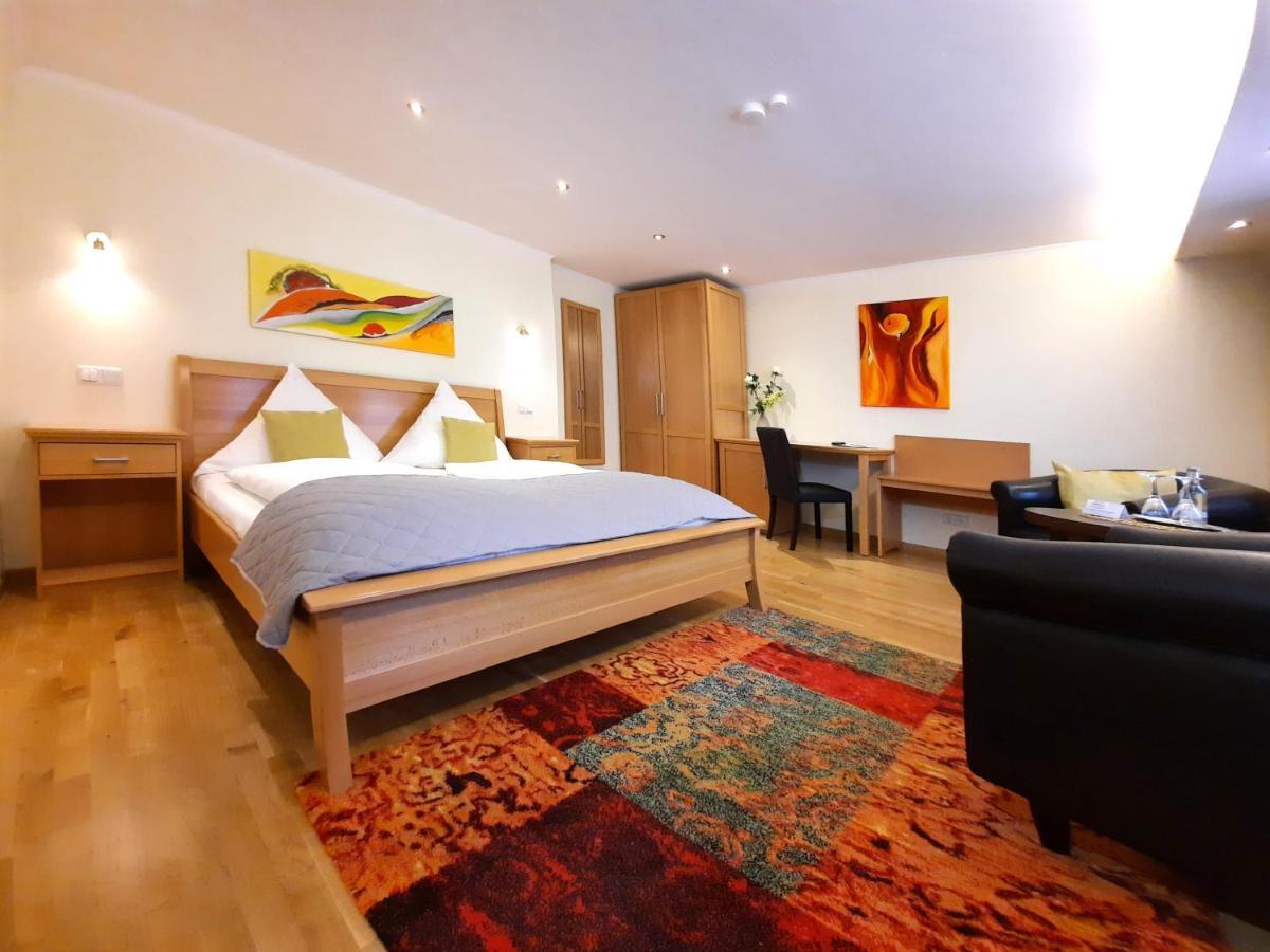 Hotel Vier Spitzen Lauenforde エクステリア 写真